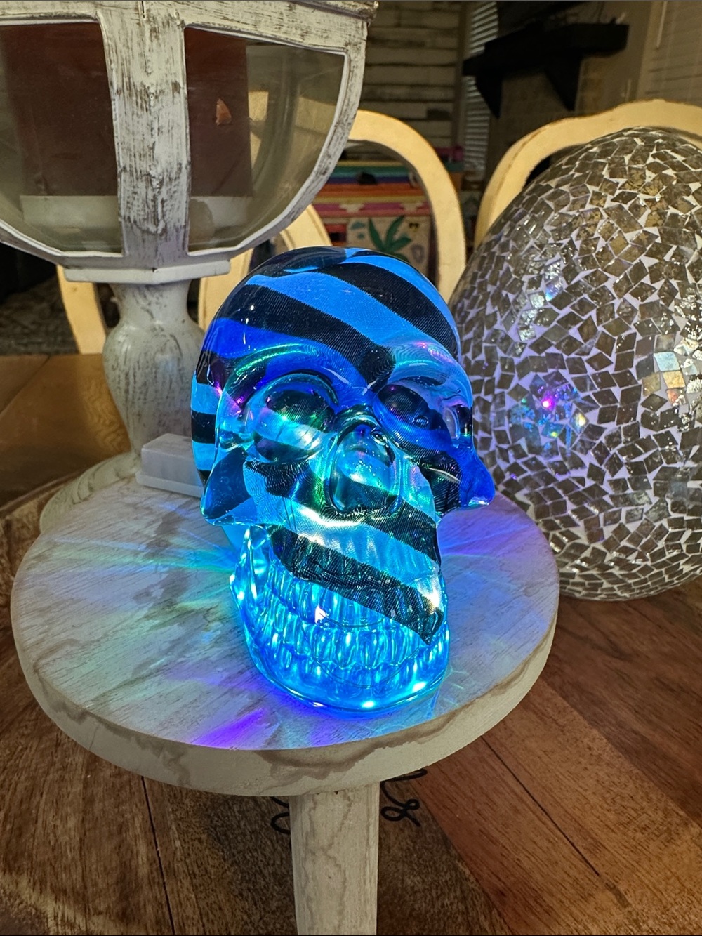 🚔Blue Line resin Skull Sculpture - Decorative Home Art - Picture 6 of 6